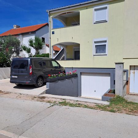 Apartments Cecilija Povljana Luaran gambar