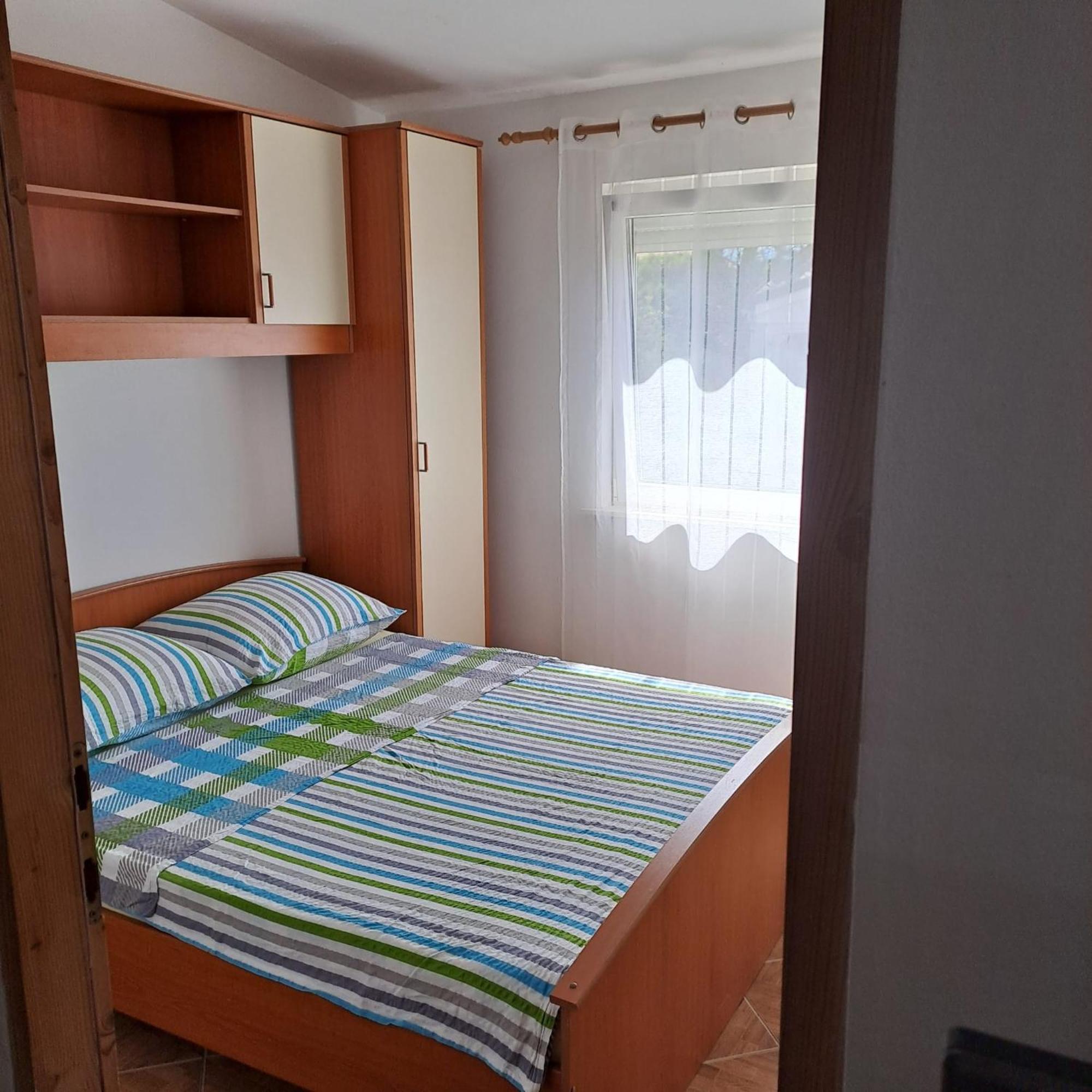 Apartments Cecilija Povljana Luaran gambar
