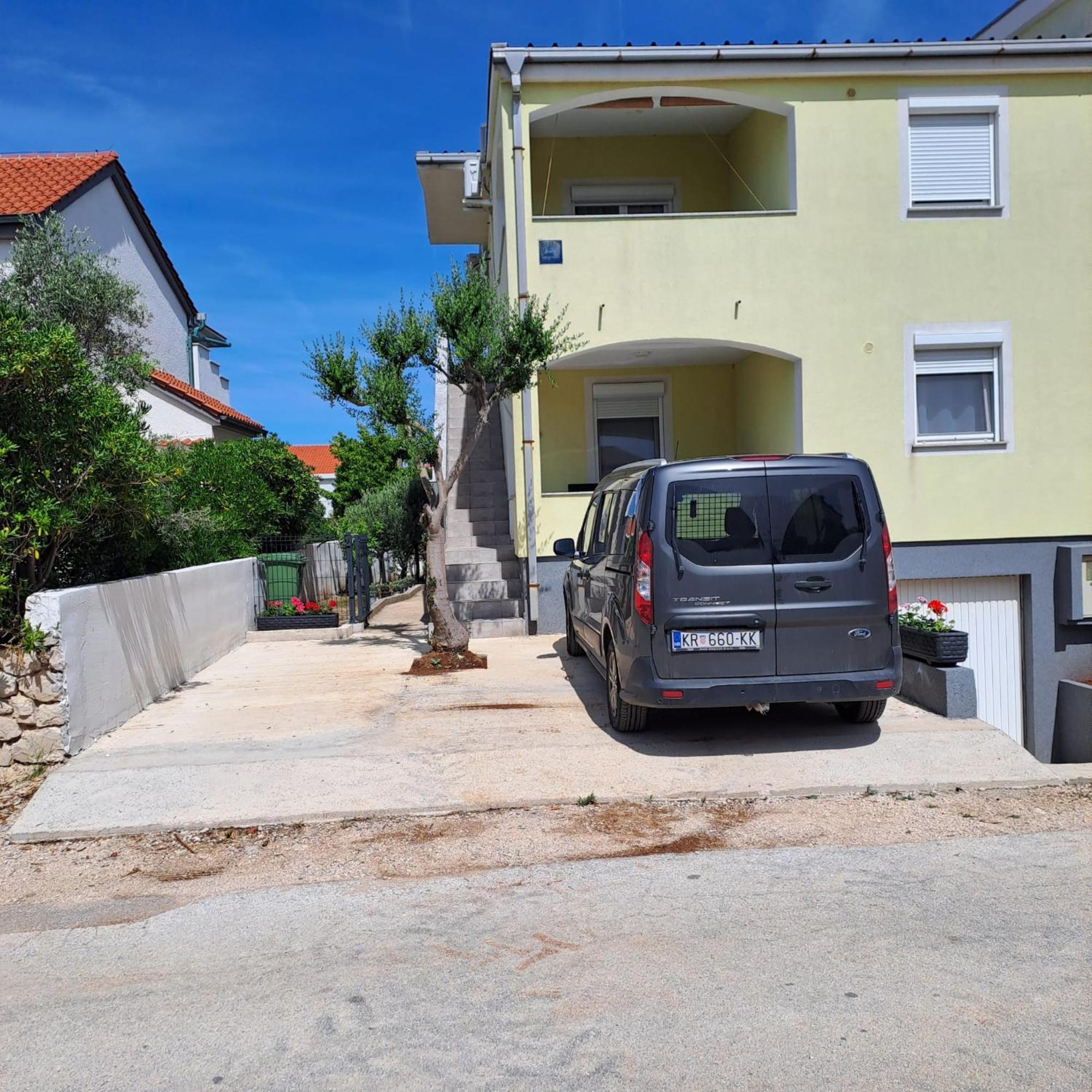 Apartments Cecilija Povljana Luaran gambar