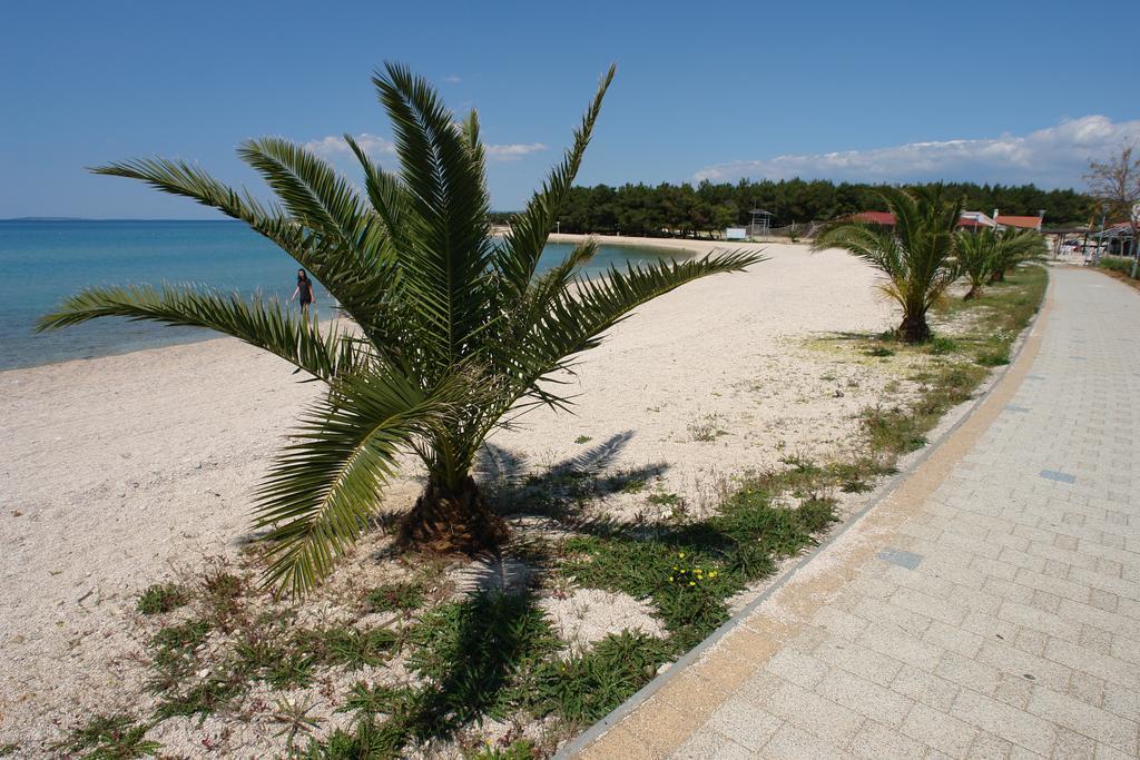 Apartments Cecilija Povljana Luaran gambar